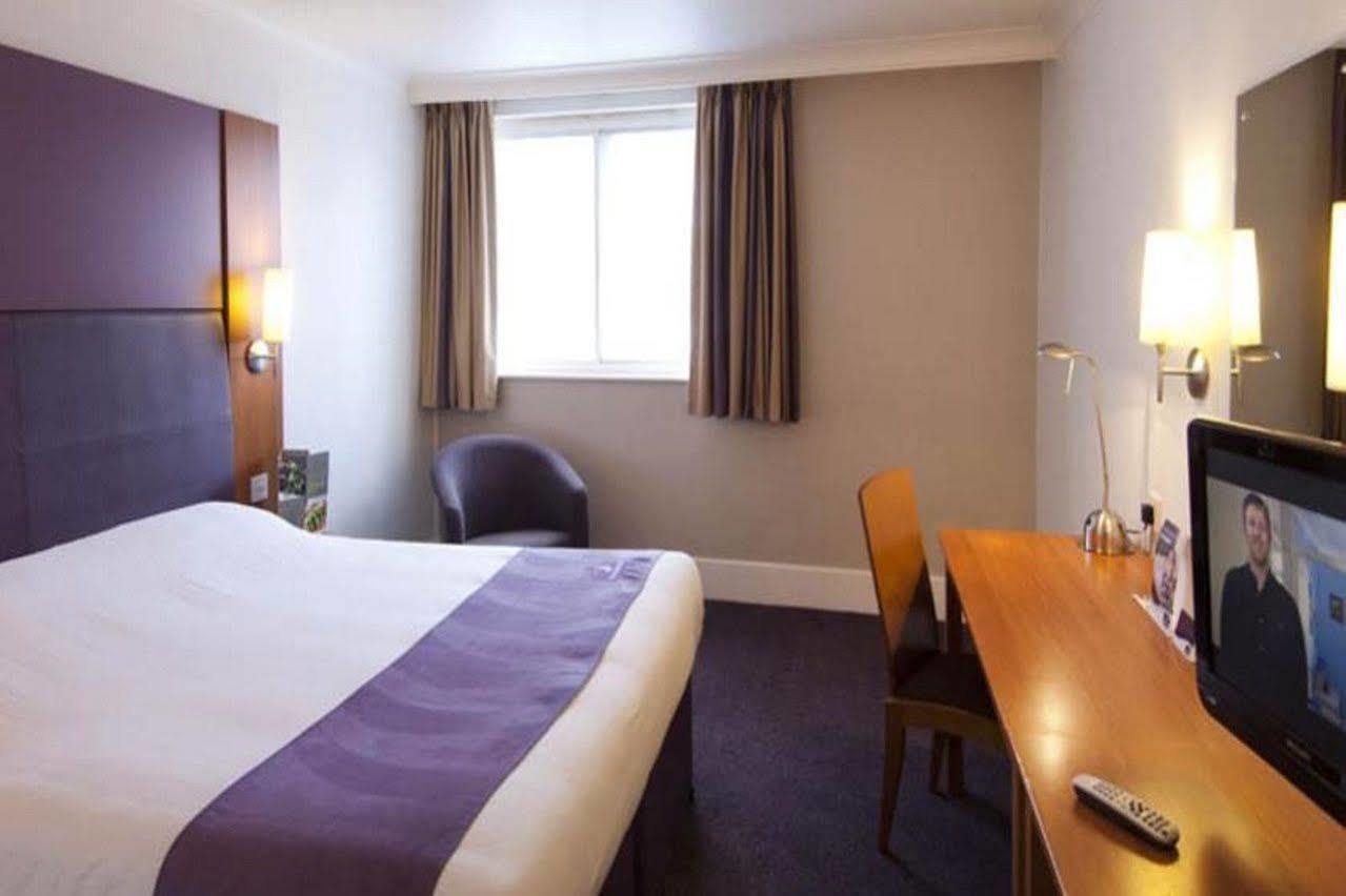 Premier Inn Birmingham South - Hall Green Ngoại thất bức ảnh